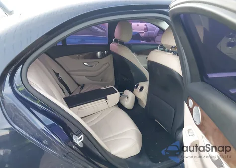 2016 Mercedes-Benz C 300 4Matic z USA, uszkodzony, nr VIN 55SWF4KB3GU139063